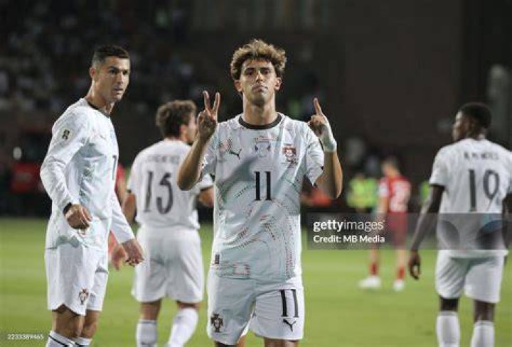Joao felix 🇵🇹 met his dad/idol Kaka 🇧🇷 during training session YouTube