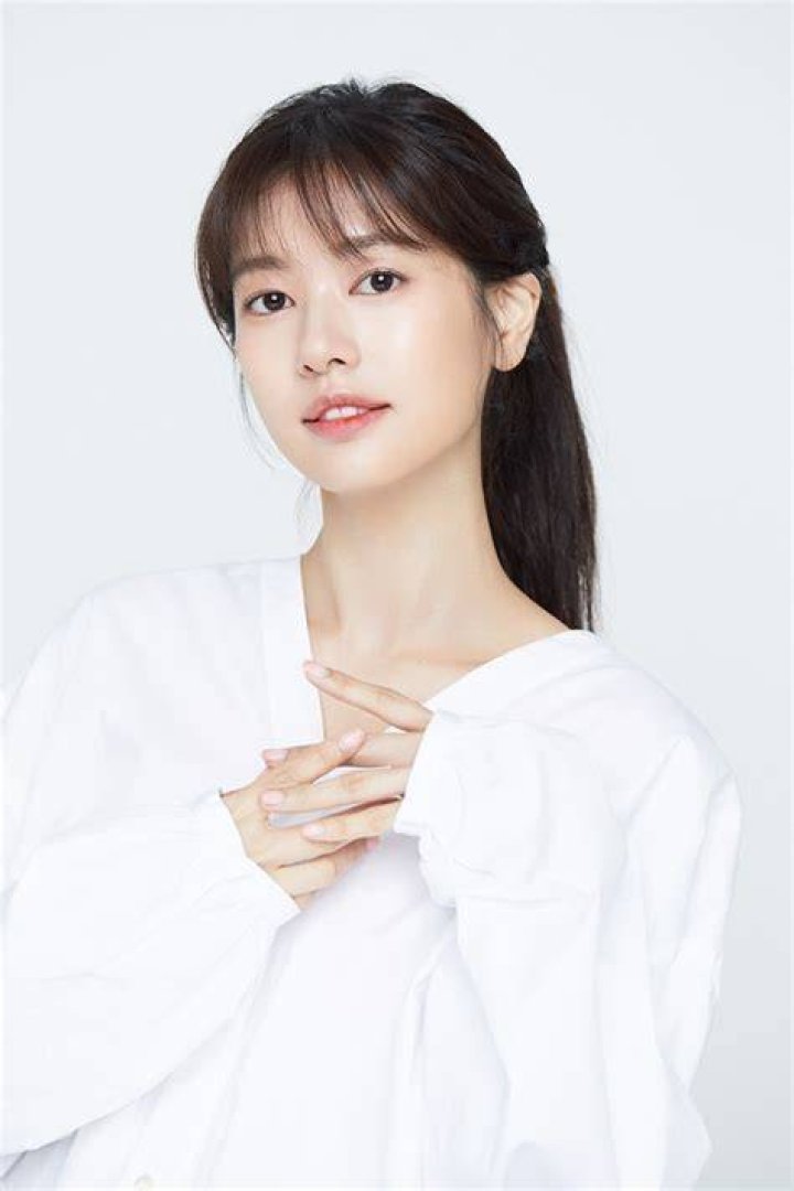 Jung Somin Biography Facts, Childhood, Family Life of S Korean Actress