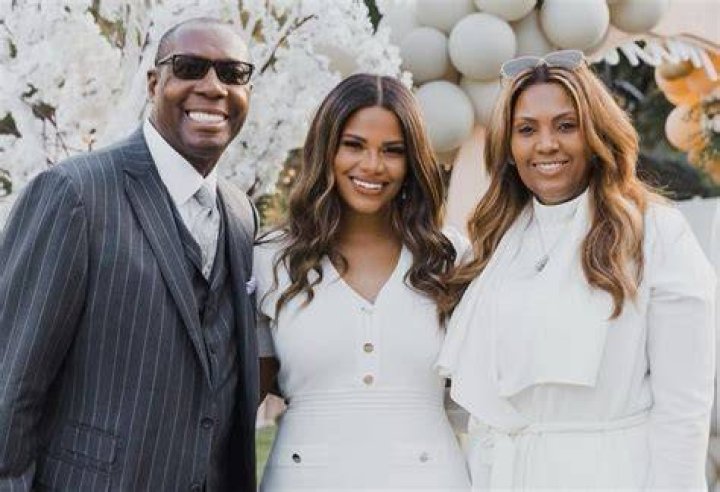Kamie Crawford Parents Mother Carla & Father Victor