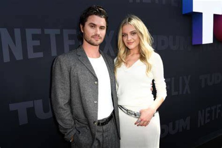 Kelsea Ballerini And Chase Stokes: A Whirlwind Romance