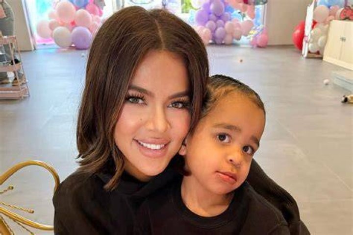 Khlo&eacute; Kardashian Reveals Son's Full Face, Kris Jenner Says He Looks