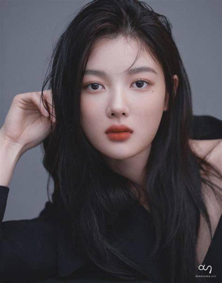 Kim Yoo Jung Is Stunning In Profile Photos From New Agency Soompi