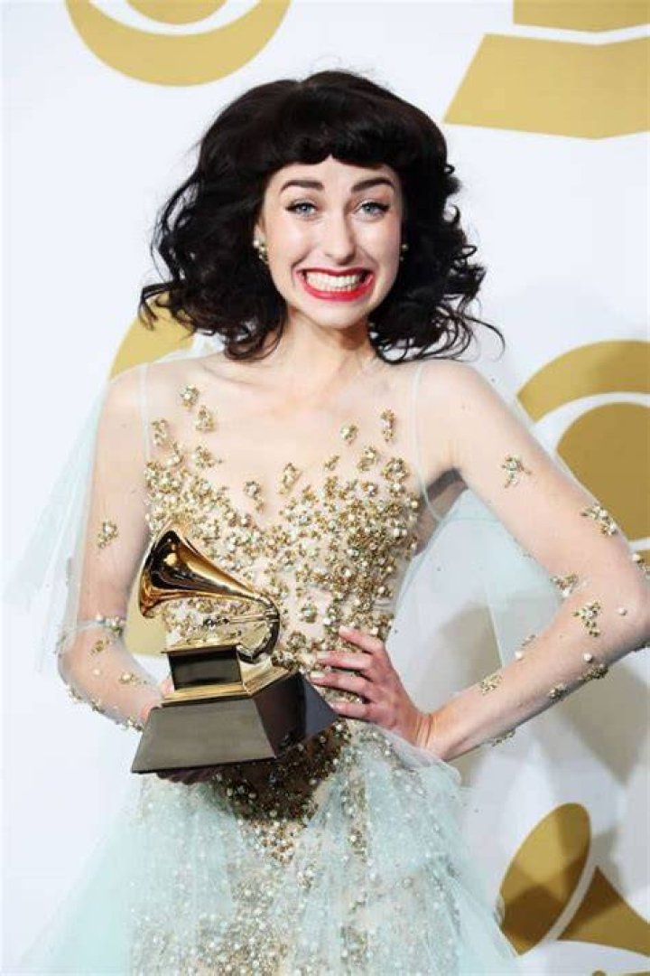 Kimbra Lee Bio, Career, Single, Age, Net Worth, Height, Facts