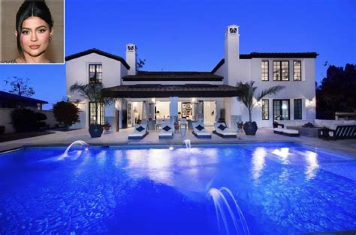 Kylie Jenner Selling Calabasas Home for Almost 4 Million Pics
