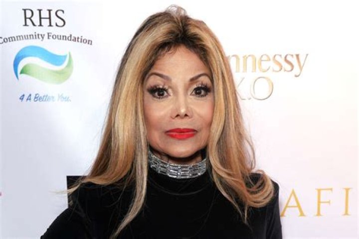 La Toya Jackson writes of death of brother Michael Jackson in new book