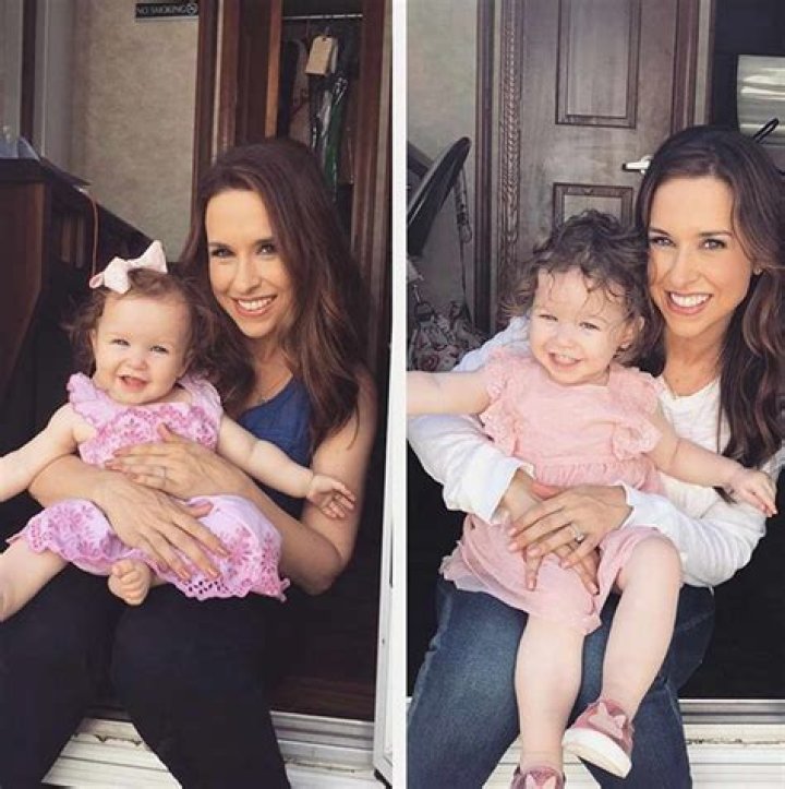 Lacey Chabert Children, How Many Kids Does She Have? Family