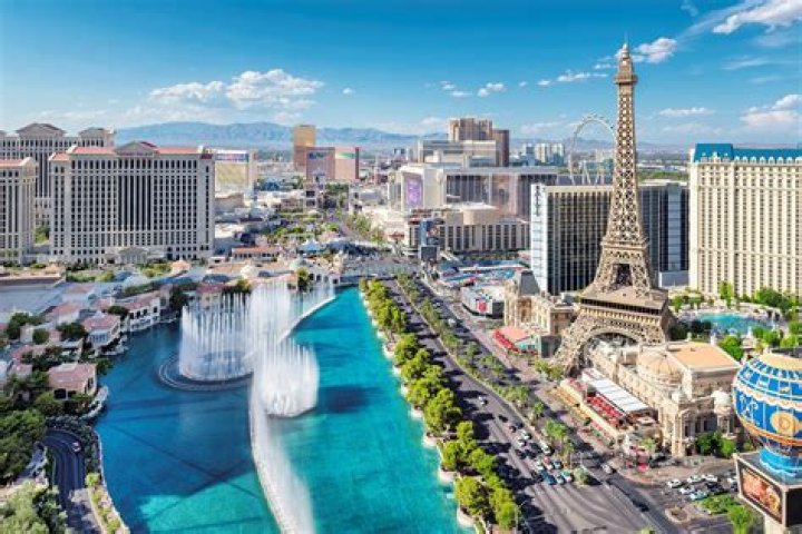 Las Vegas, Nevada, USA. 7th Nov, 2014. Judge Greg Mathis and wife