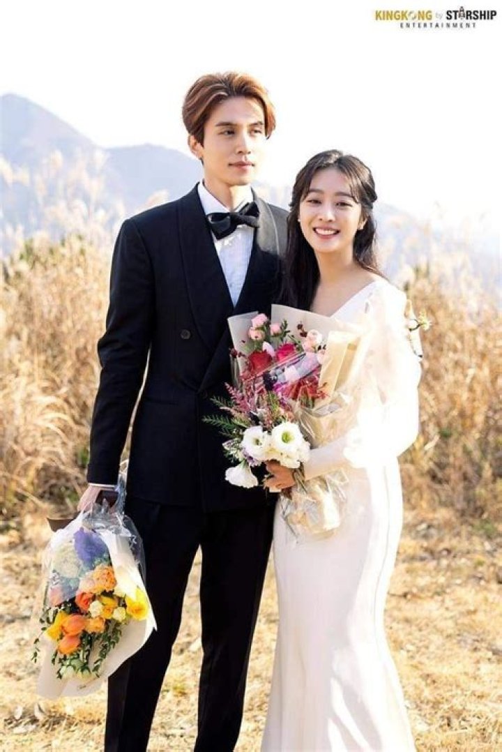 Lee dong Wook bio wife, age, birthday, movies