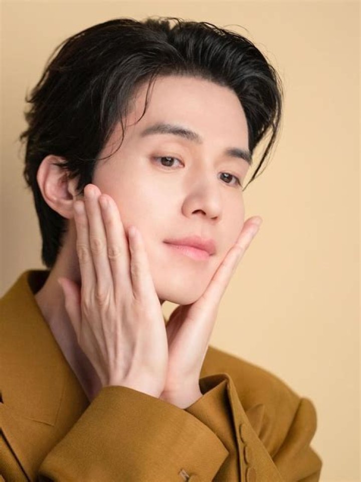Lee Dong Wook "Bad and Crazy" in 2022 Lee dong wook, Korean actors, Lee