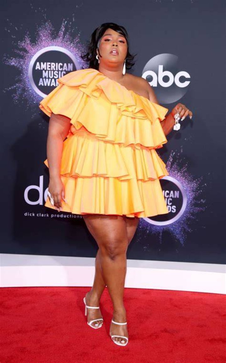 LIZZO at 2019 America Music Awards in Los Angeles 11/24/2019 HawtCelebs