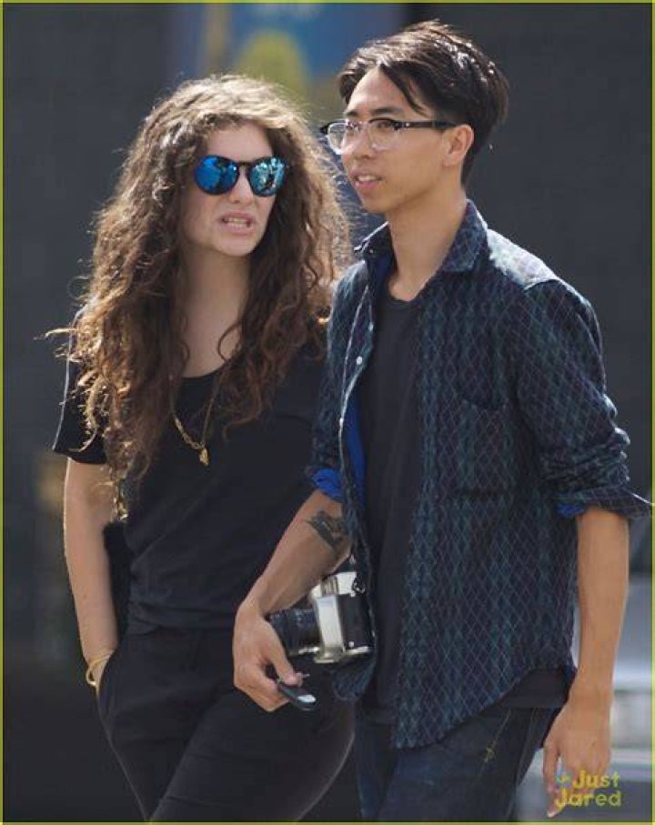 Lorde beams with boyfriend James Lowe before New Zealand Music Awards