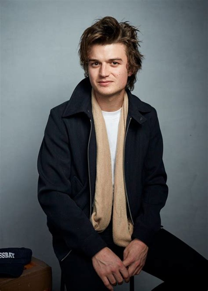 &lsquo;Stranger Things&rsquo; Actor Joe Keery Really Wants You to Stop &lsquo;Fixating