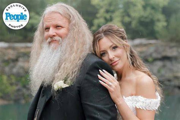 Married pictures of Jamey Johnson's wife