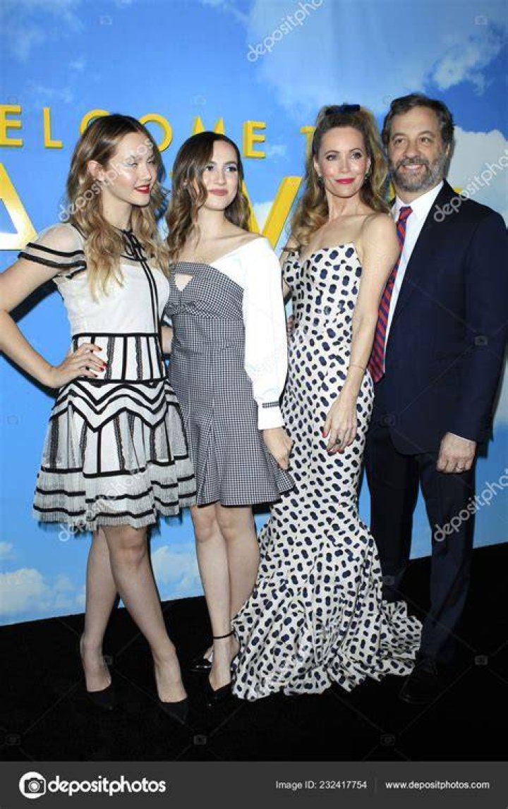 Maude & Iris Apatow Kids&rsquo; Choice Awards 2013 Red Carpet Photo