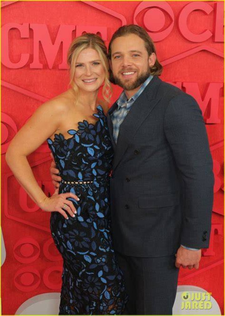 Max Thieriot and wife Lexi reveal they are the parents of baby boy