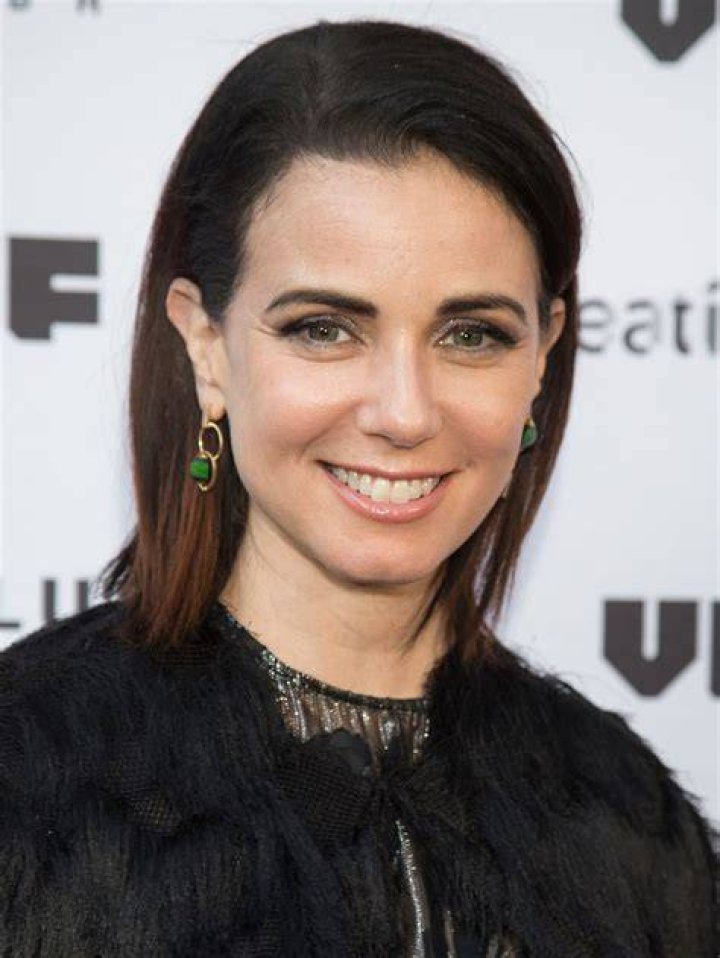 Mia Kirshner AdoroCinema