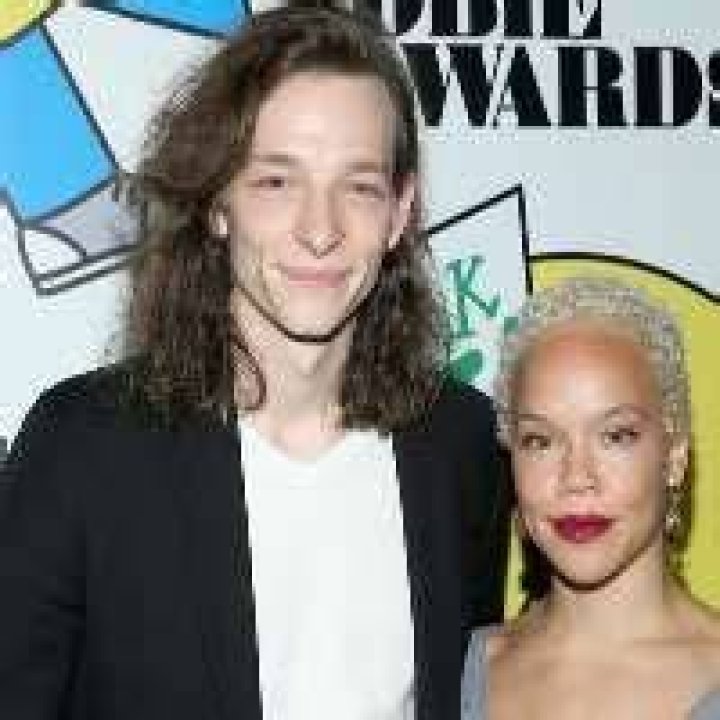 Mike Faist Age Height, Girlfriend And Parents Wiki