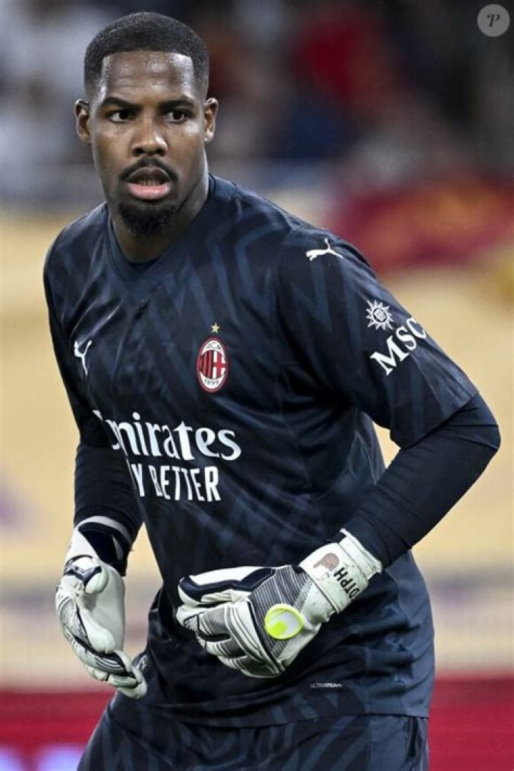 Mike Maignan: A Haitian Star In Football