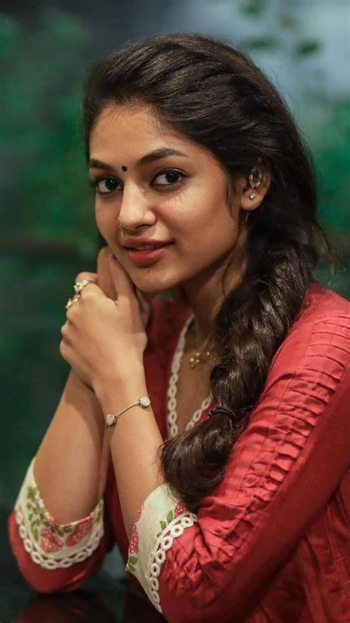 New Tamil Actress and Model Ranjana Mishra Hot Photoshoot Stills