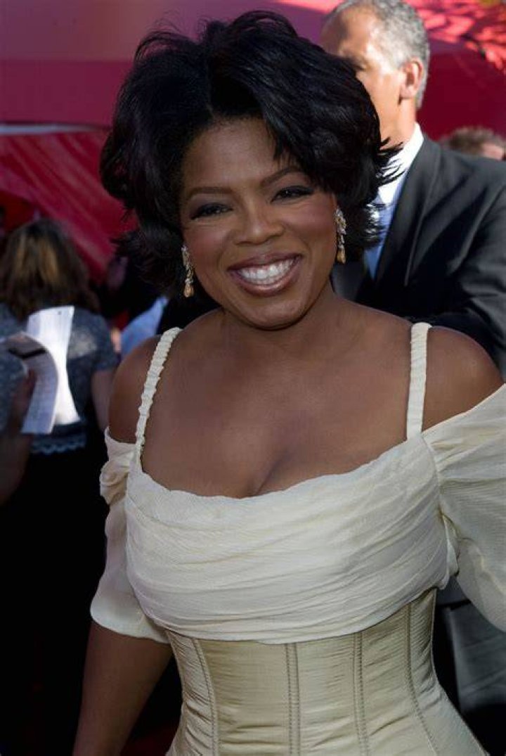 Oprah Winfrey a accouch&eacute; &agrave; 14 ans et n'a "jamais eu l'impression que c