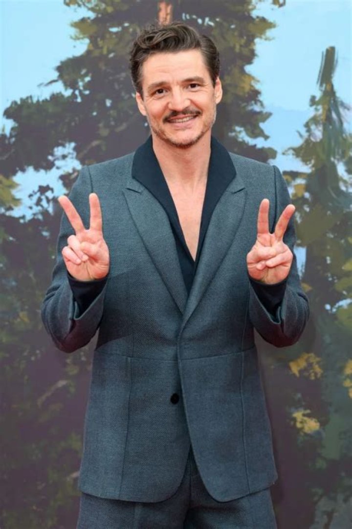 Pedro Pascal Bio, Net Worth, Married, Wife, Relationships