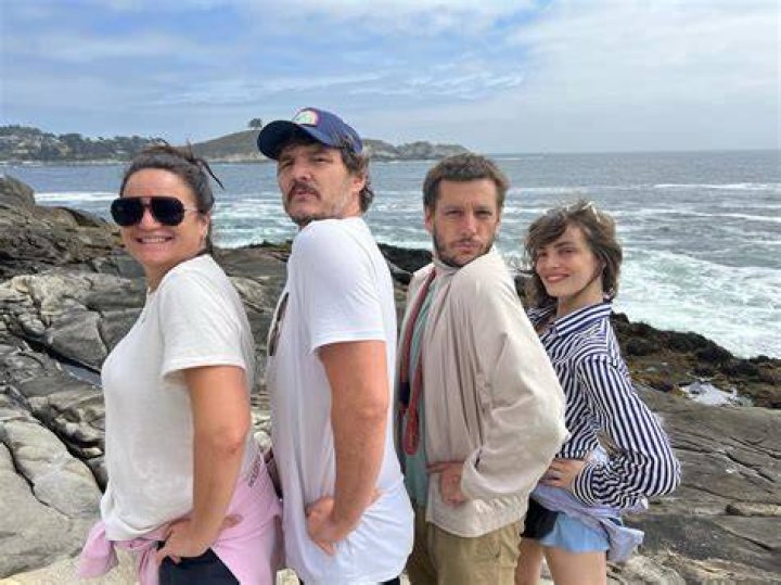 Pedro Pascal with his family! Pedro pascal, Pedro, Latino actors