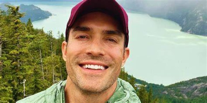Peter Porte's from "Baby Daddy" Bio Wife, Gay, Twin, Emma Rigby, Wiki