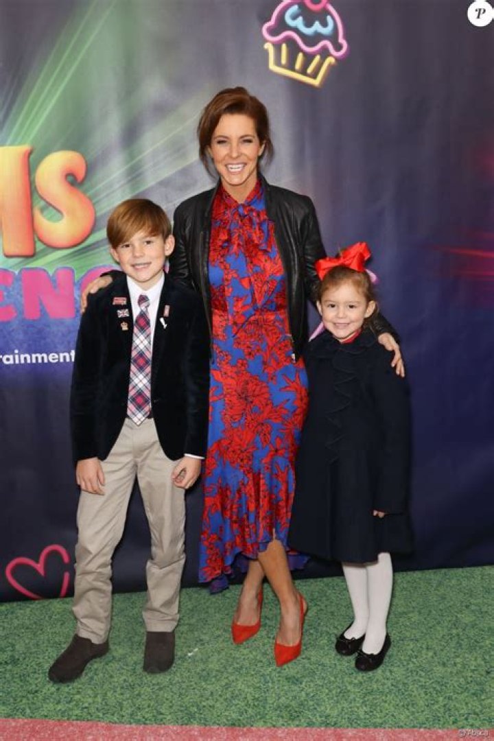 Photo Stephanie Ruhle et ses deux enfants assistent &agrave; l'inauguration