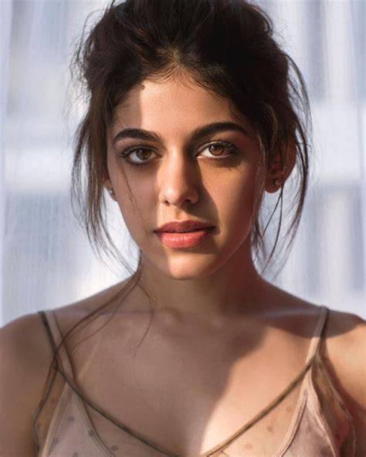 Pooja Bedi Daughter Aalia Facts, Pics and Dancing video