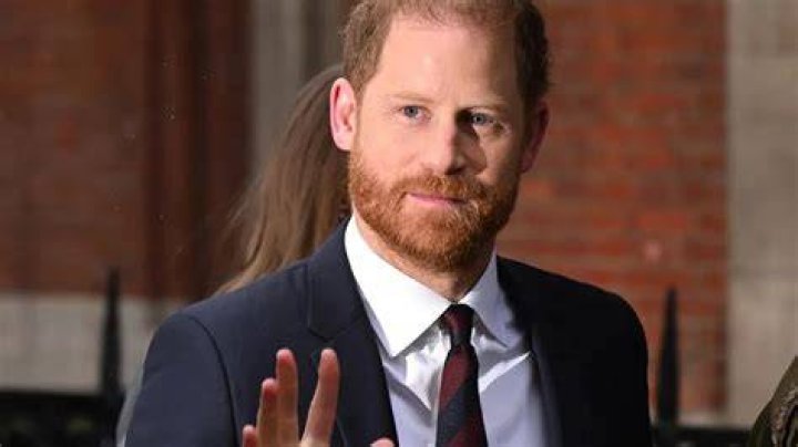 Princi Harry Windsor është një vend i vetmuar pa mbretëreshën