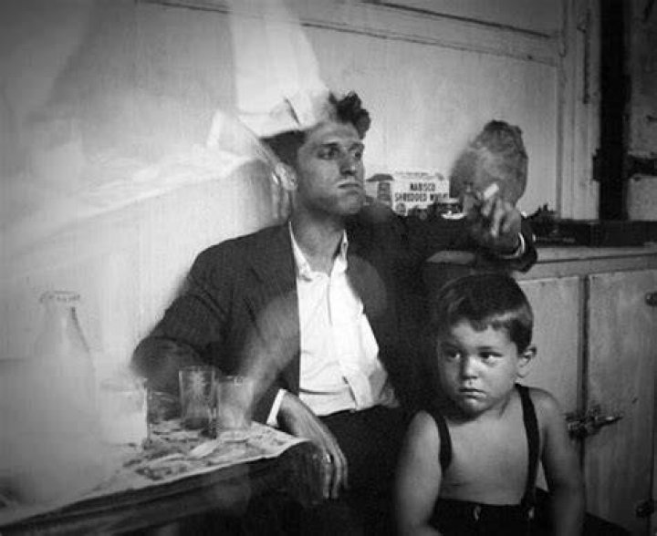 Rare Snaps of Robert De Niro as a Kid as You&rsquo;ve Never Seen Before