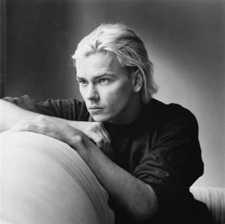 River Phoenix died 25 years ago. He's still slipping away from us