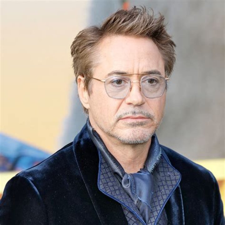 Robert Downey Jr. apre il suo passato per celebrare la vita di suo
