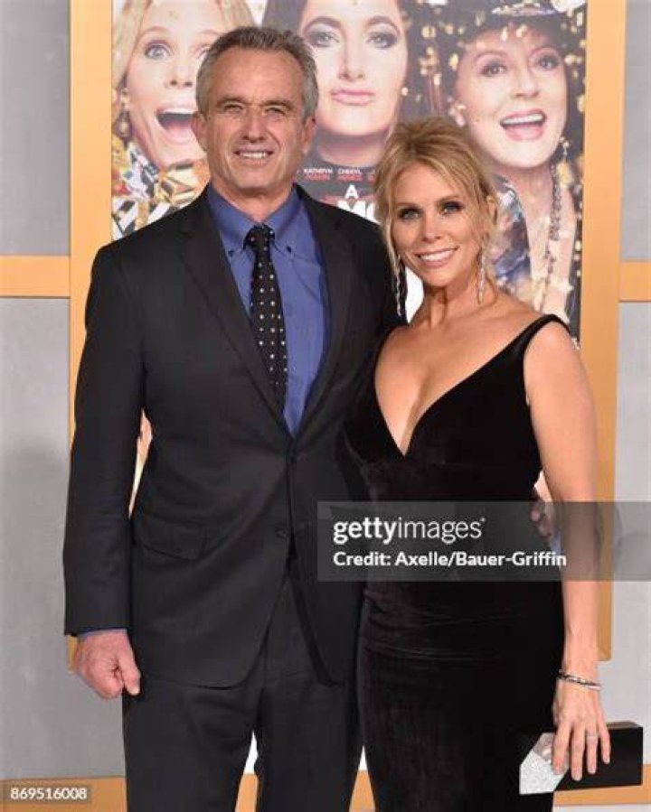 Robert Kennedy Jr., Cheryl Hines to wed Saturday