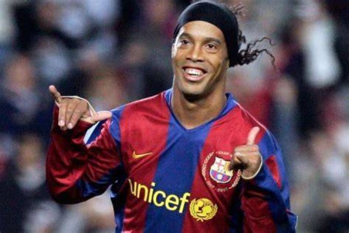 Ronaldinho penserait &agrave; reprendre sa carri&egrave;re de joueur