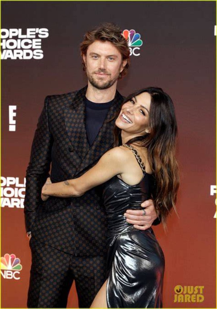 Sarah Shahi & Her Boyfriend Adam Demos Make Red Carpet Debut At 2021