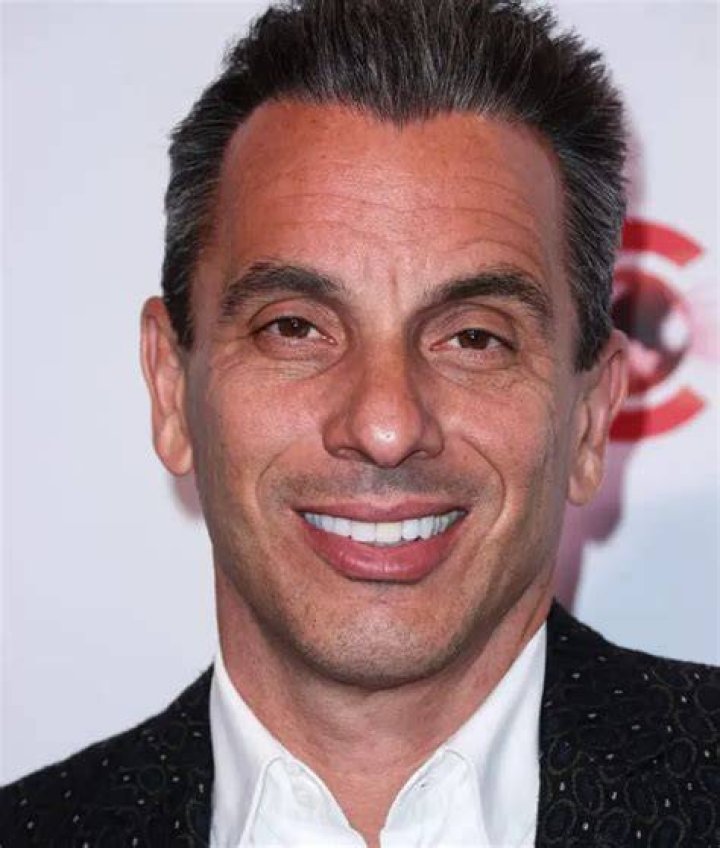 Sebastian Maniscalco Wiki, Height, Weight, Age, Girlfriend, Family