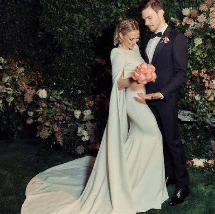 See Hillary Duff&rsquo;s Wedding Dress, Photos from Her Wedding