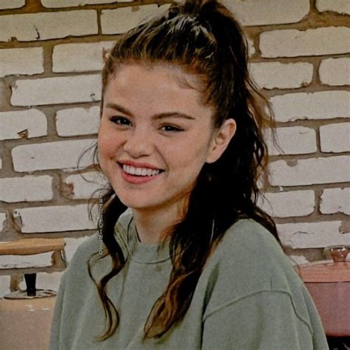 Selan gomez icons