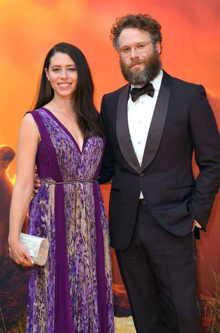Seth Rogen & His Wife Lauren Miller Live A "Normal" Life, But Their
