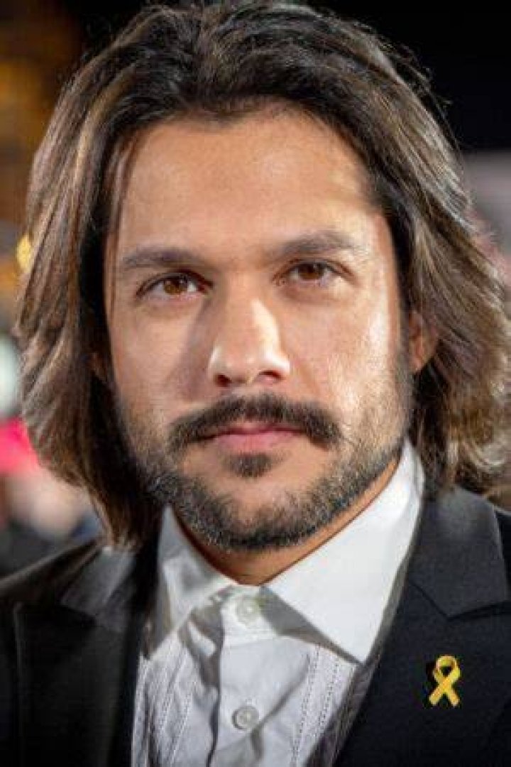 Shahar Isaac Actor, Personality