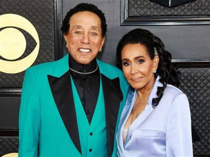 Smokey Robinson, Wife Frances, and His Kids & Grandkids Pose with Ex