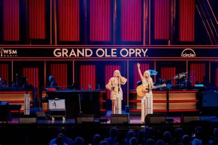 Spotlight On Elle King's Captivating Performance At The Grand Ole Opry