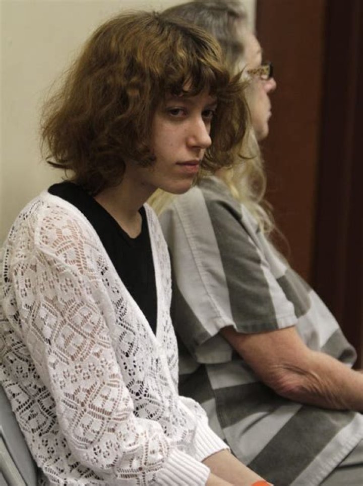 Springfield woman apologizes for helping mother poison family with