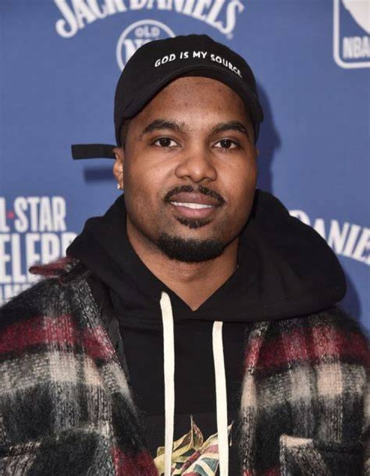 Steelo Brim Mentions Having Dating Affair And Girlfriend On Twitter