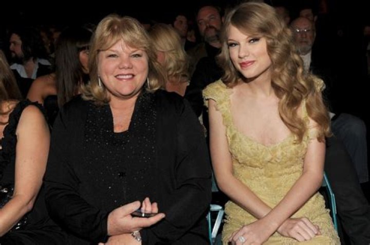 Taylor Swift Reveals Mom Andrea Has Been Diagnosed With a Brain Tumor