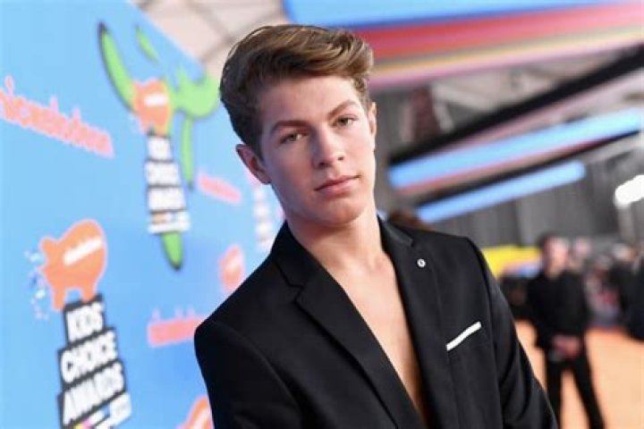The Rise Of Ben Azelart: From Vine Star To Skilled Skateboarder