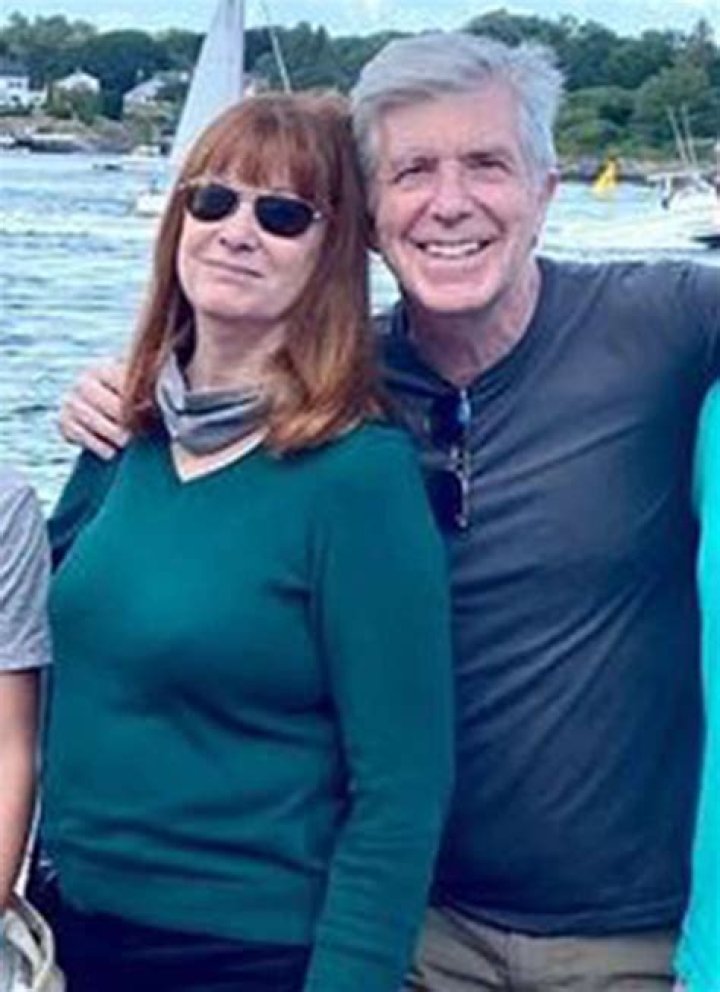 Tom Bergeron And Wife Lois Marked 40th Annivesary In 2022