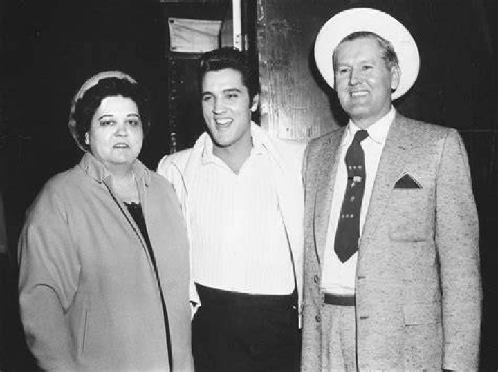 Vernon and Gladys Presley on their wedding day June 17th 1933
