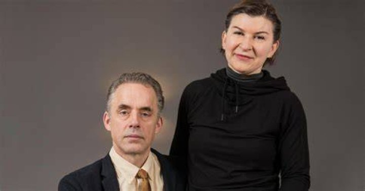 What does Tammy Peterson do for a living, and is she married? Briefly